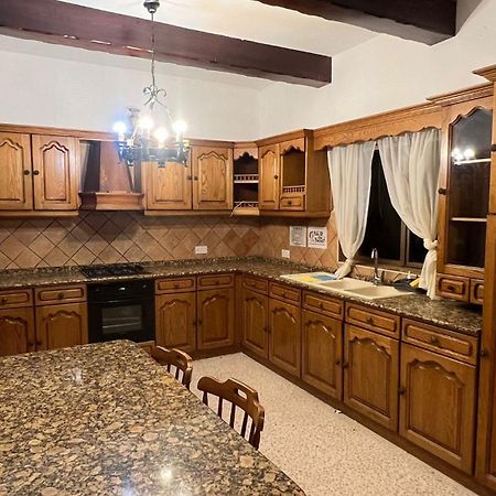 Private Room San Gwann Экстерьер фото